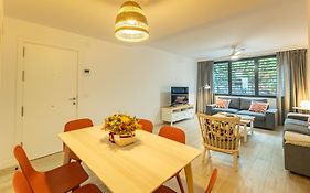 Charming 2 Bedroom Apartment By Torre Del Oro By Ocityzen